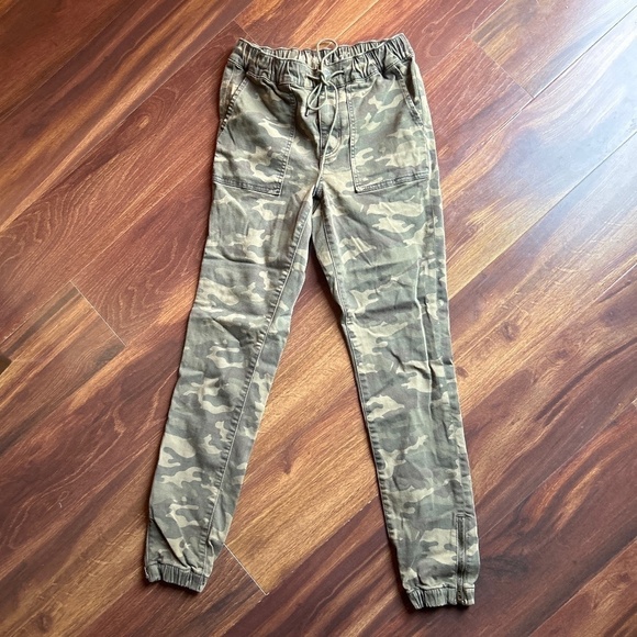 American Eagle Outfitters Camouflage Jogger Pants - Picture 1 of 10